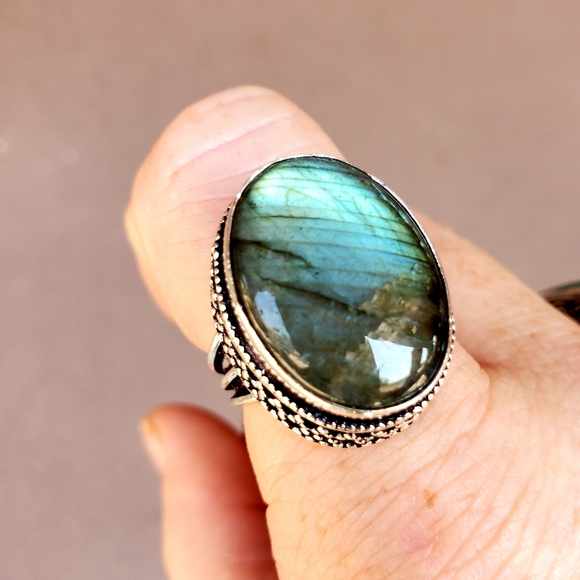 New Labradorite Silver Ring. - Picture 4 of 12
